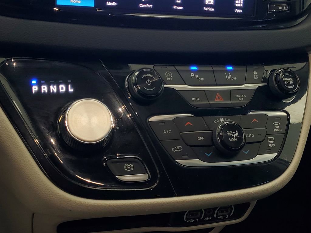 Used 2024 Chrysler Pacifica Touring-L image 20