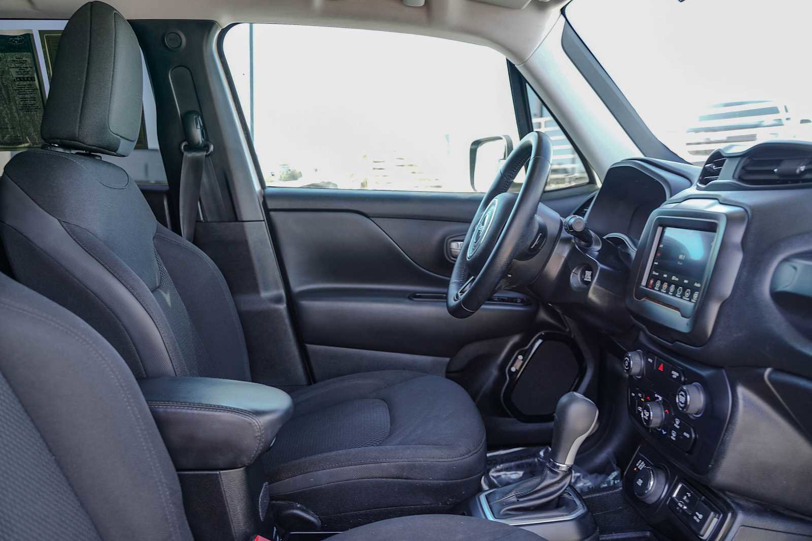 Used 2020 Jeep Renegade Altitude image 16