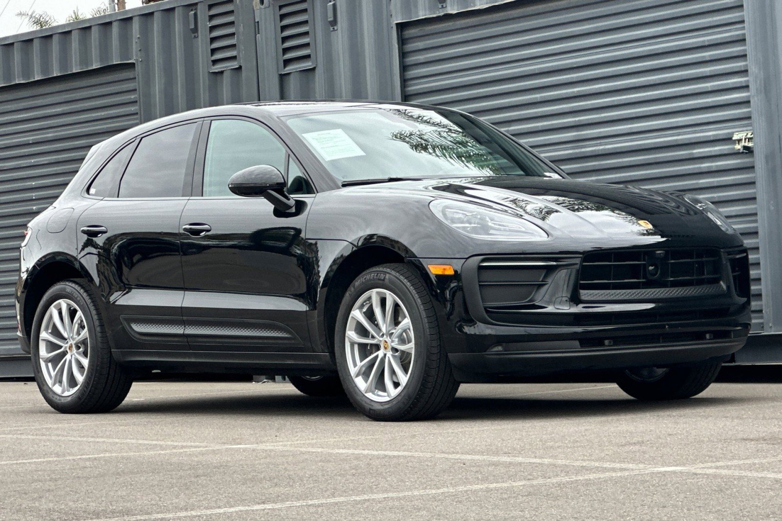 Used 2025 Porsche Macan image 10