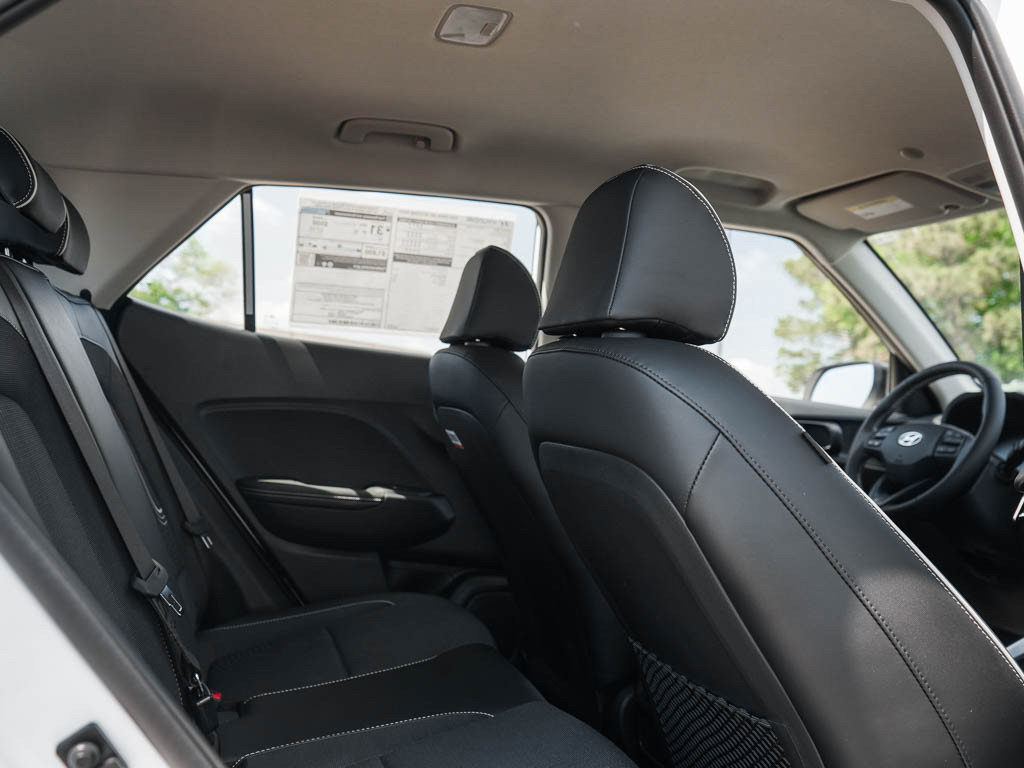 New 2026 Hyundai Venue SEL FWD image 11