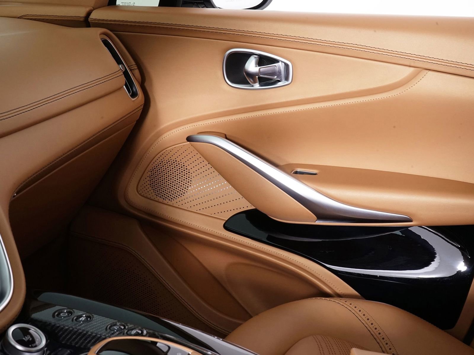 Used 2023 Aston Martin DBX 707 image 23