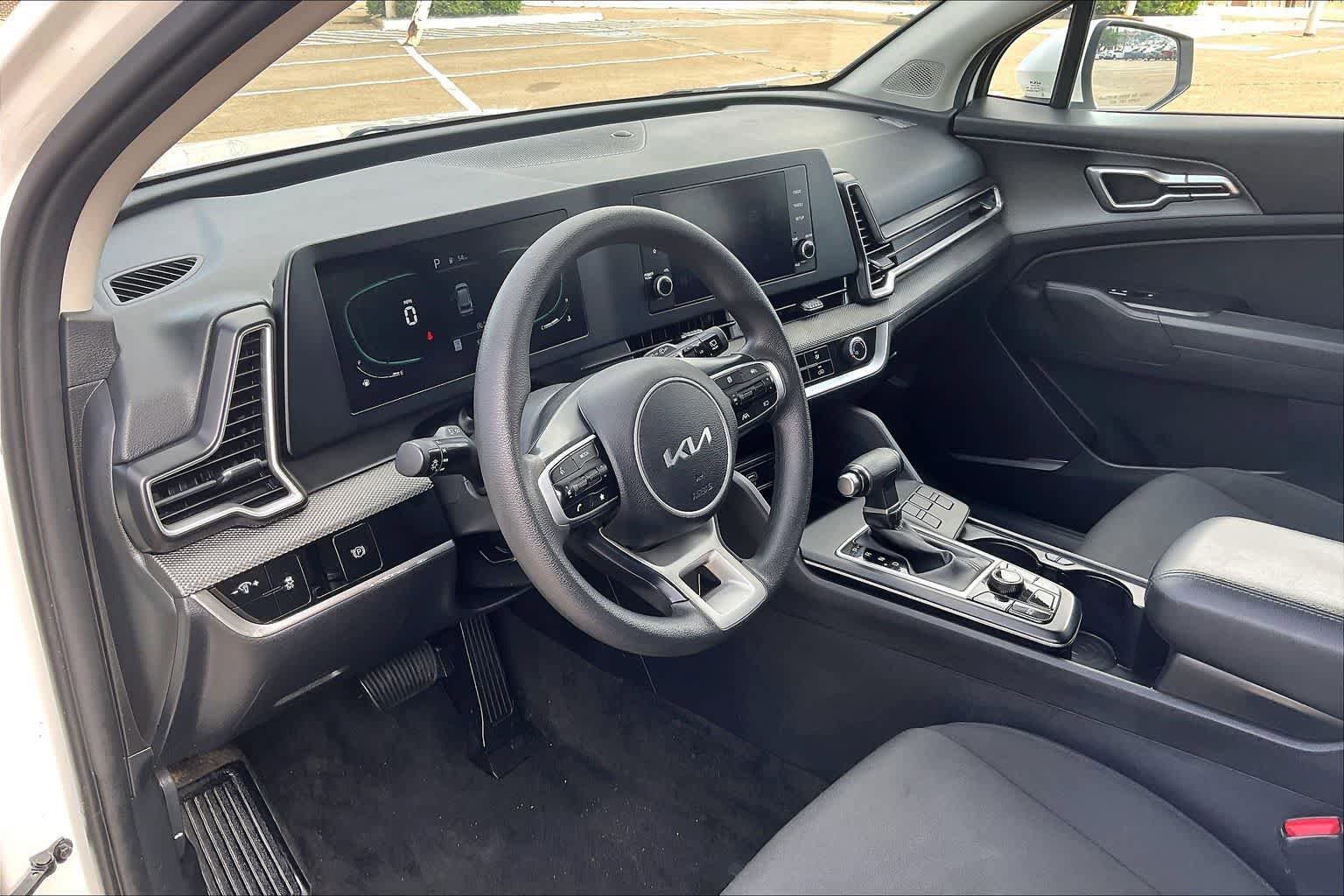 Certified 2023 Kia Sportage LX FWD image 2