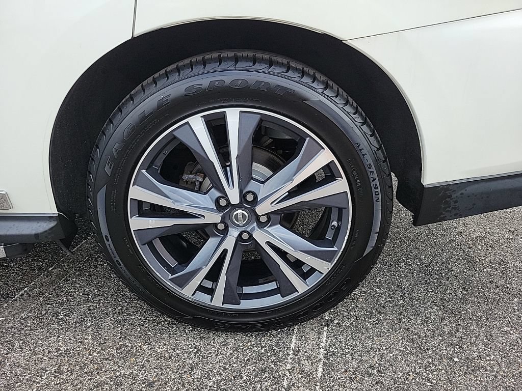 Used 2018 Nissan Pathfinder Platinum AWD/4WD image 8