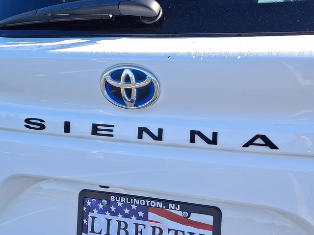 Used 2022 Toyota Sienna LE image 29