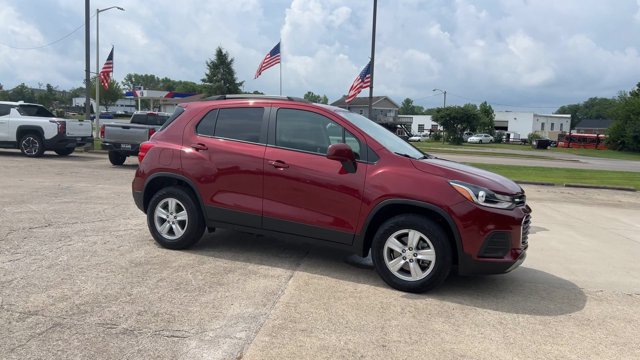 Used 2022 Chevrolet Trax LT w/ Driver Confidence Package AWD/4WD image 2