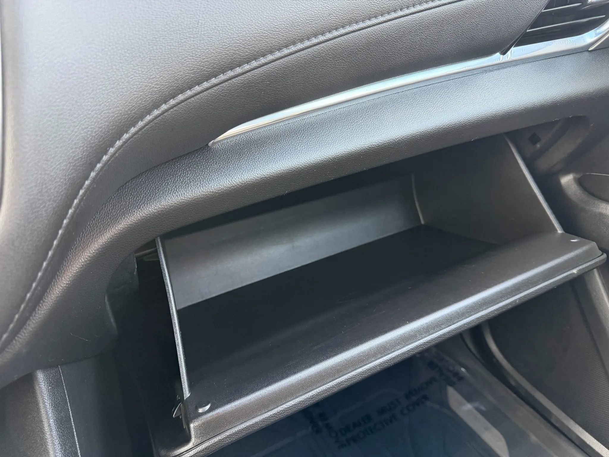 Used 2022 Chevrolet Traverse LT image 32