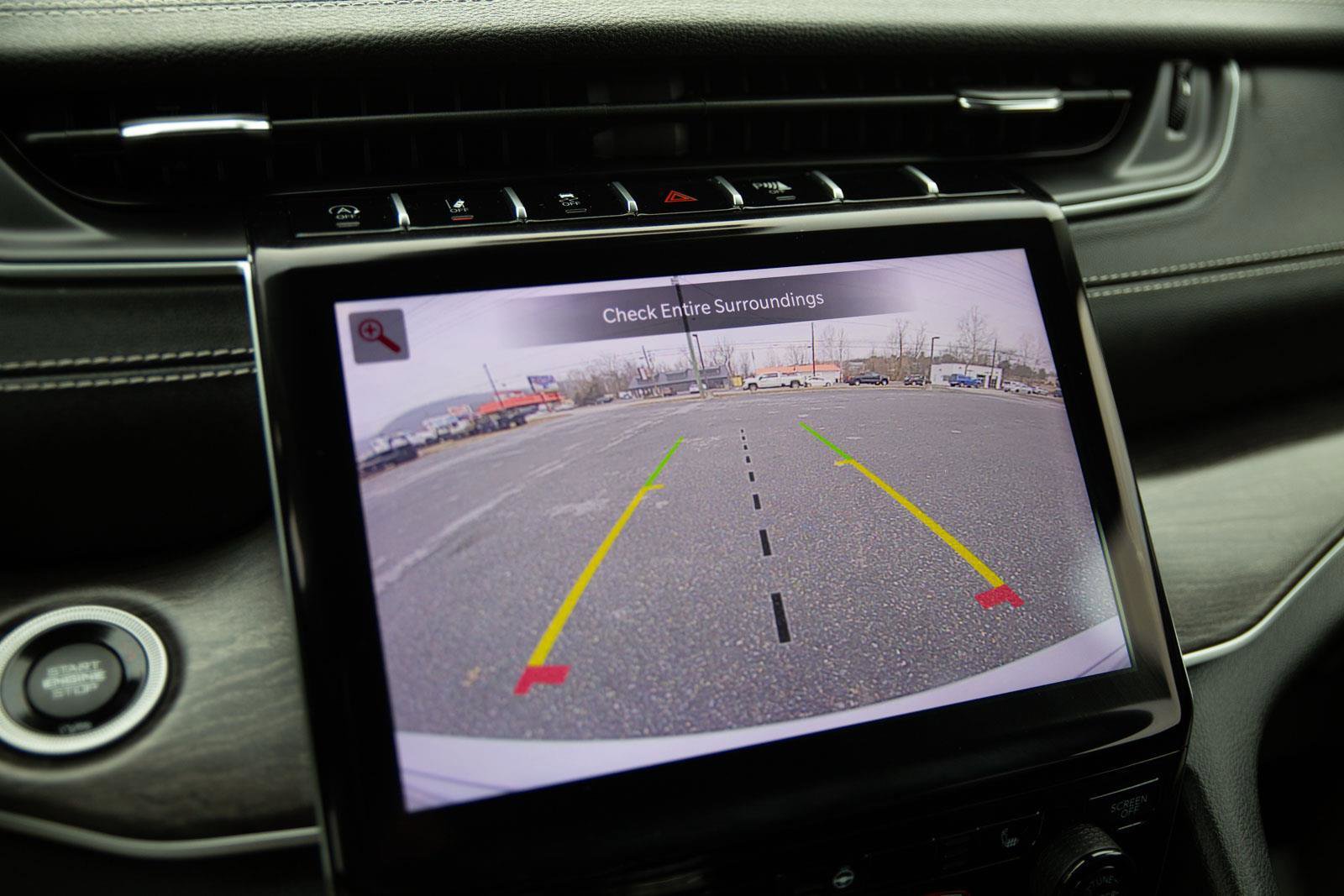 Used 2024 Jeep Grand Cherokee Limited w/ Black Appearance Package image 17