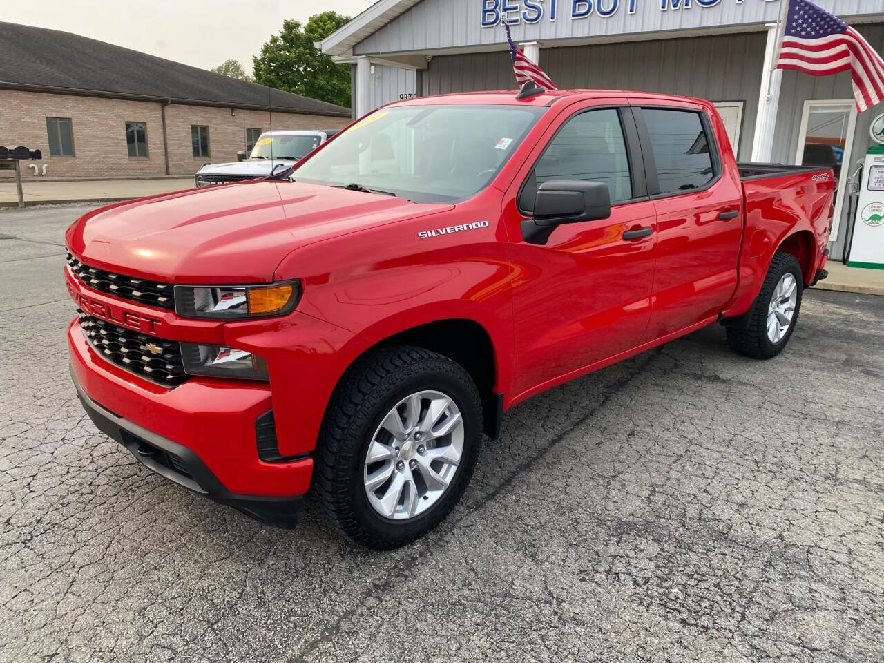 Used 2021 Chevrolet Silverado 1500 Custom image 3