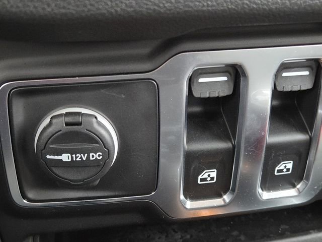 Used 2025 Jeep Wrangler Sport image 6