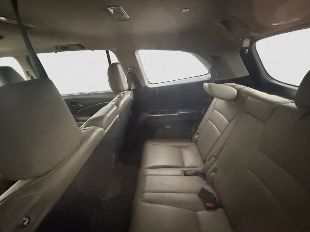 Used 2016 Honda Pilot Touring image 8