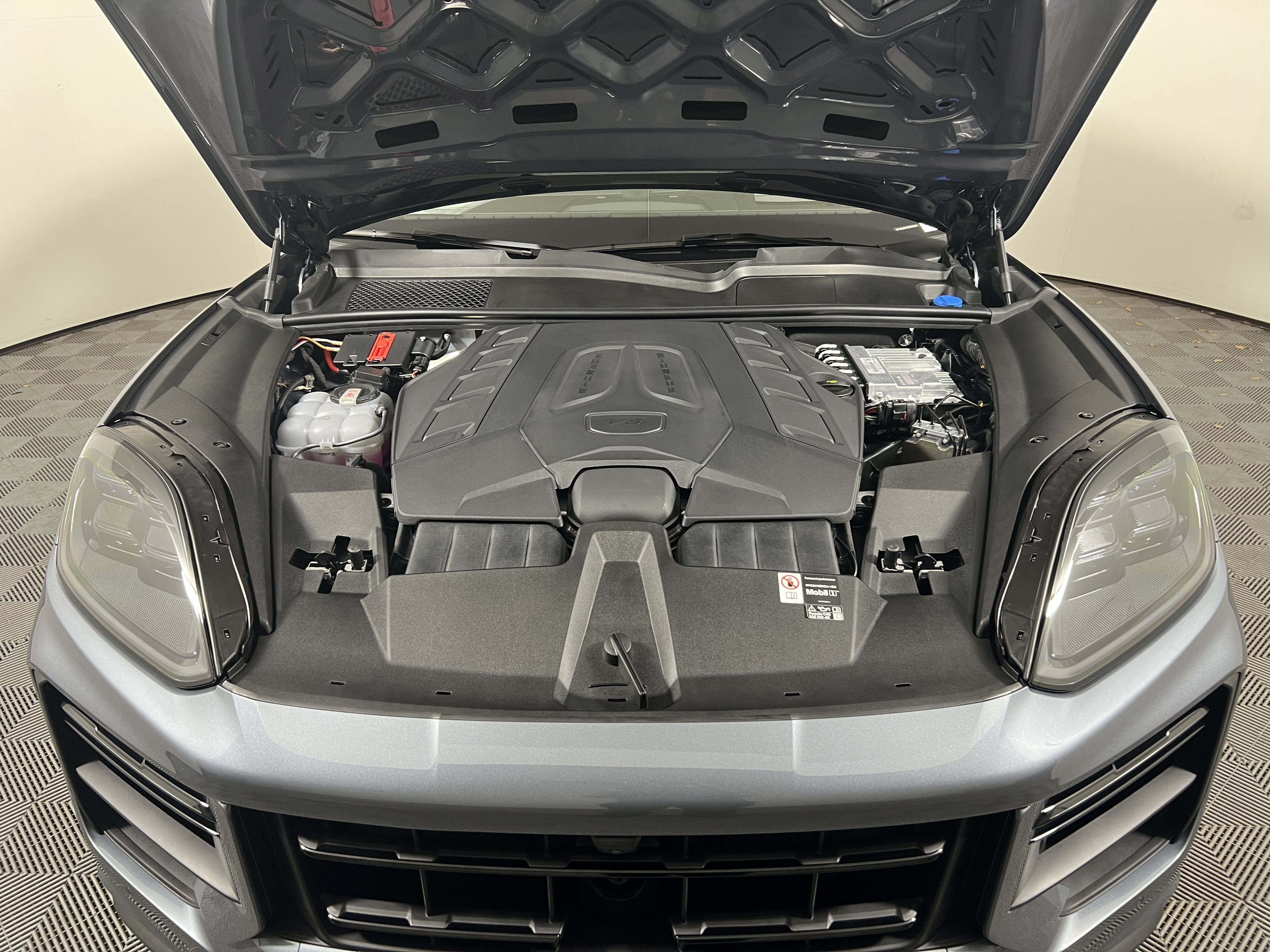 Certified 2026 Porsche Cayenne Turbo GT AWD/4WD image 22