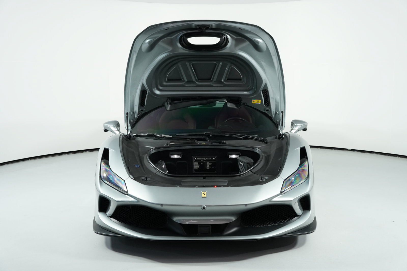 Used 2021 Ferrari F8 Spider RWD image 4