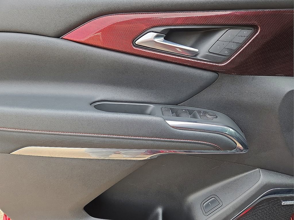 Used 2025 Chevrolet Traverse RS image 22