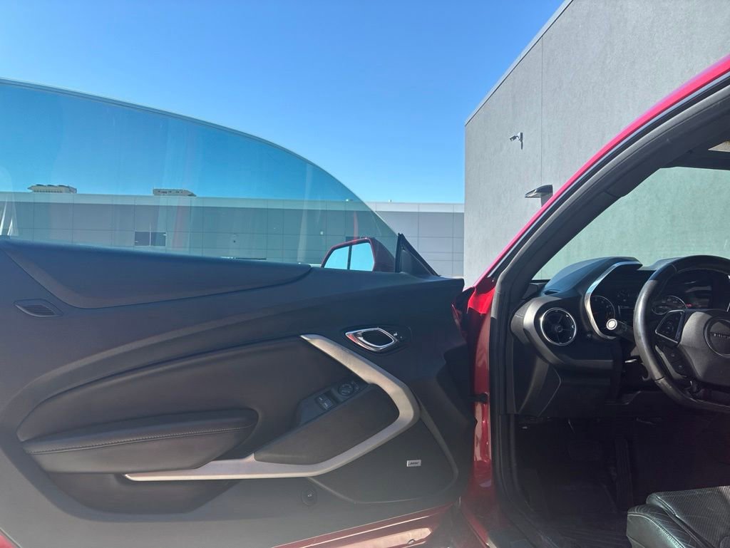 Used 2016 Chevrolet Camaro LT RWD image 11