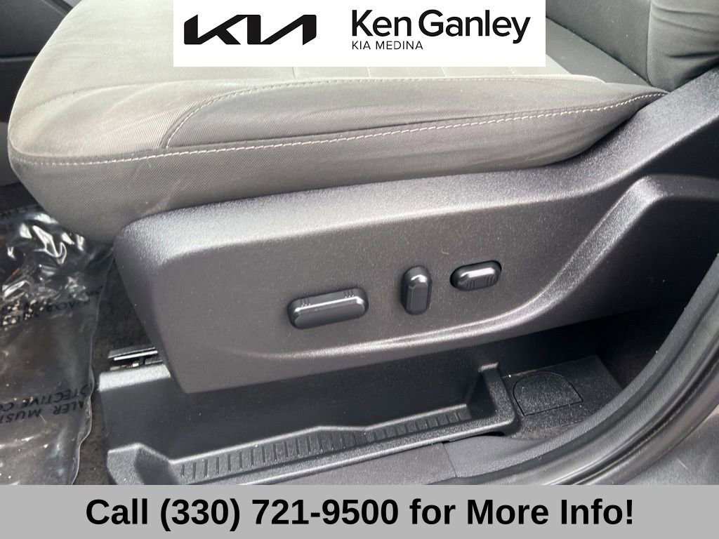 Used 2016 Ford Escape SE image 28