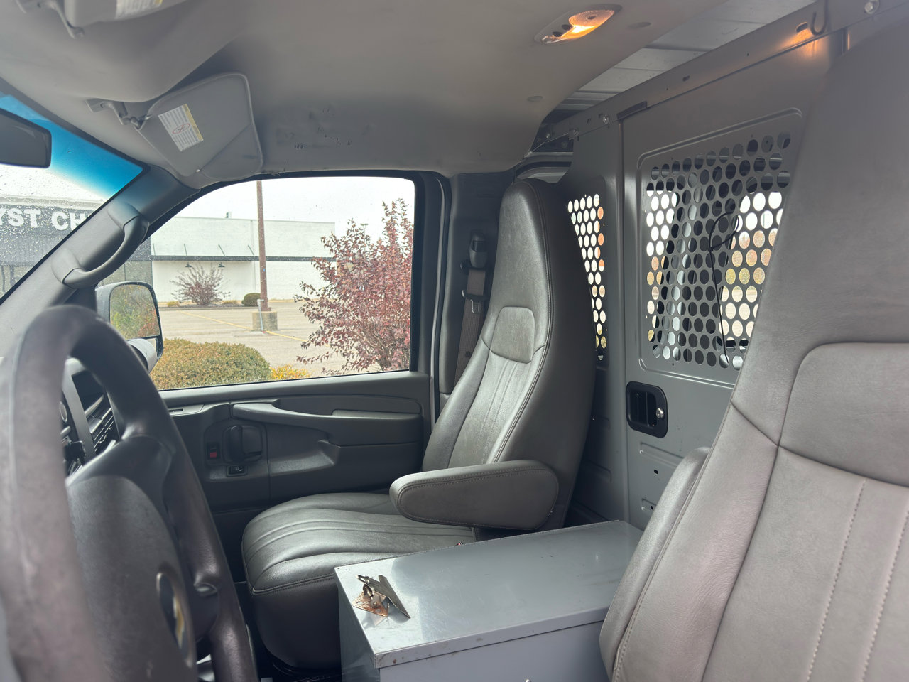 Used 2015 Chevrolet Express 3500 image 12