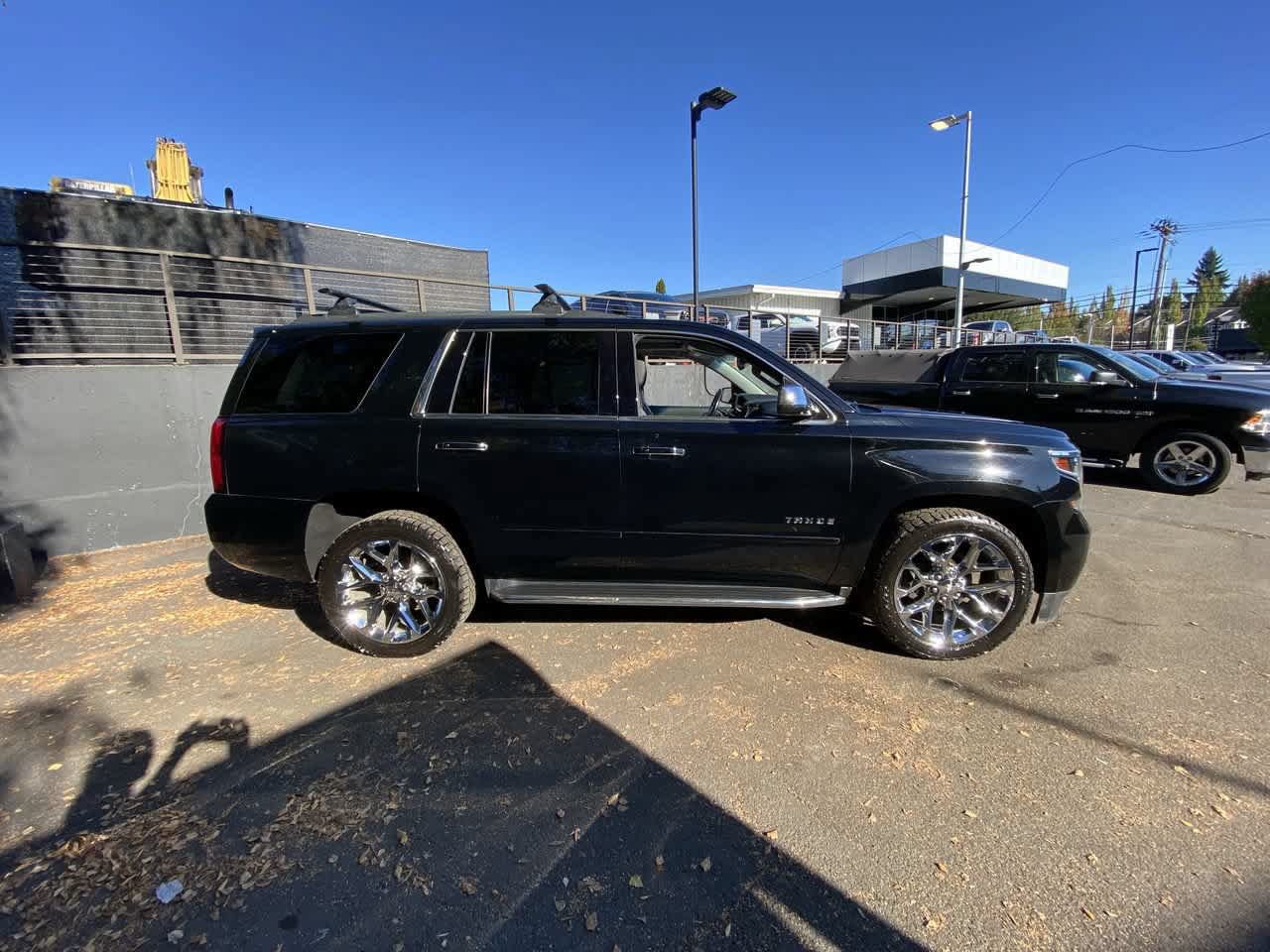 Used 2020 Chevrolet Tahoe Premier w/ 6.2L Performance Package AWD/4WD image 7