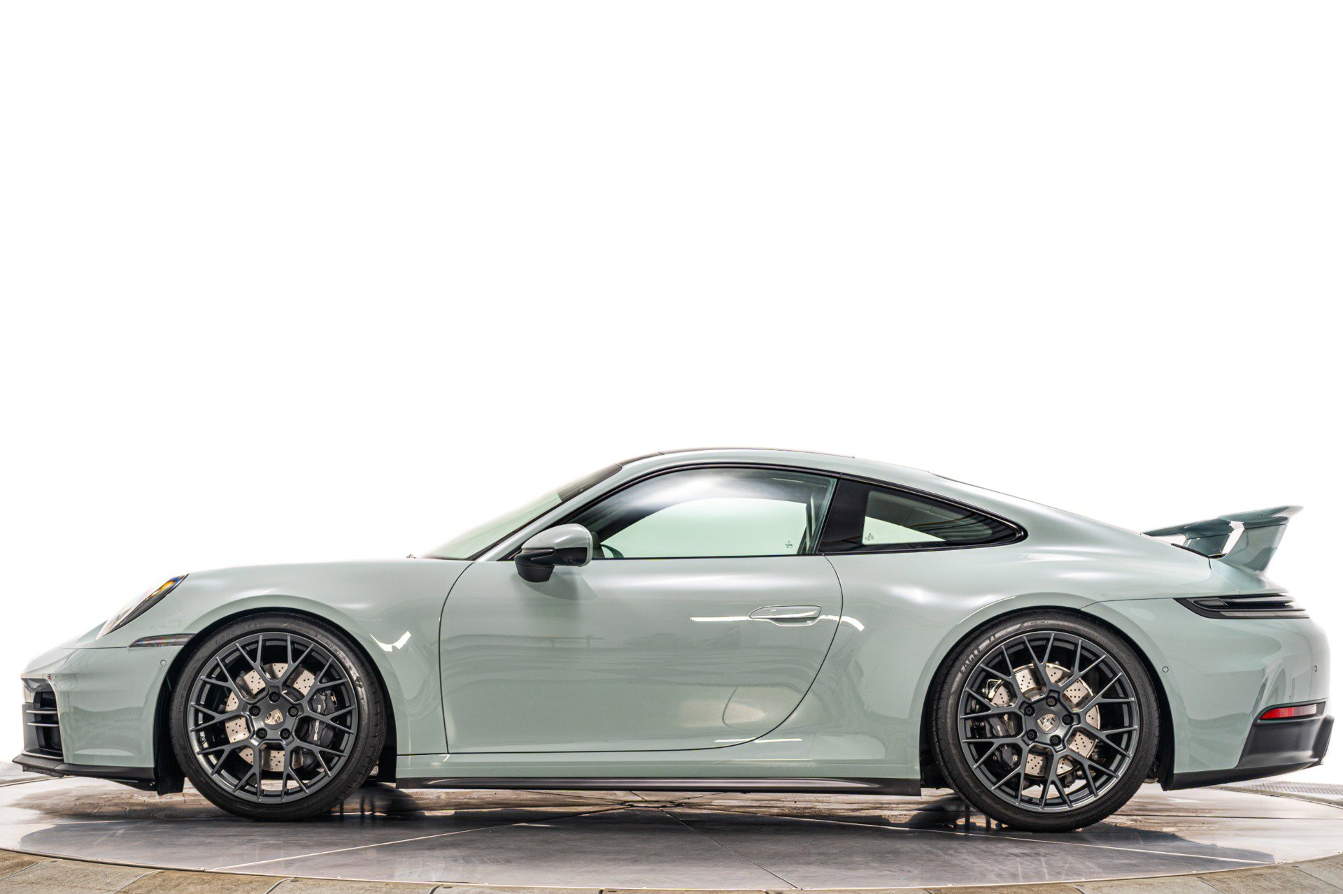 Used 2025 Porsche 911 Carrera image 6