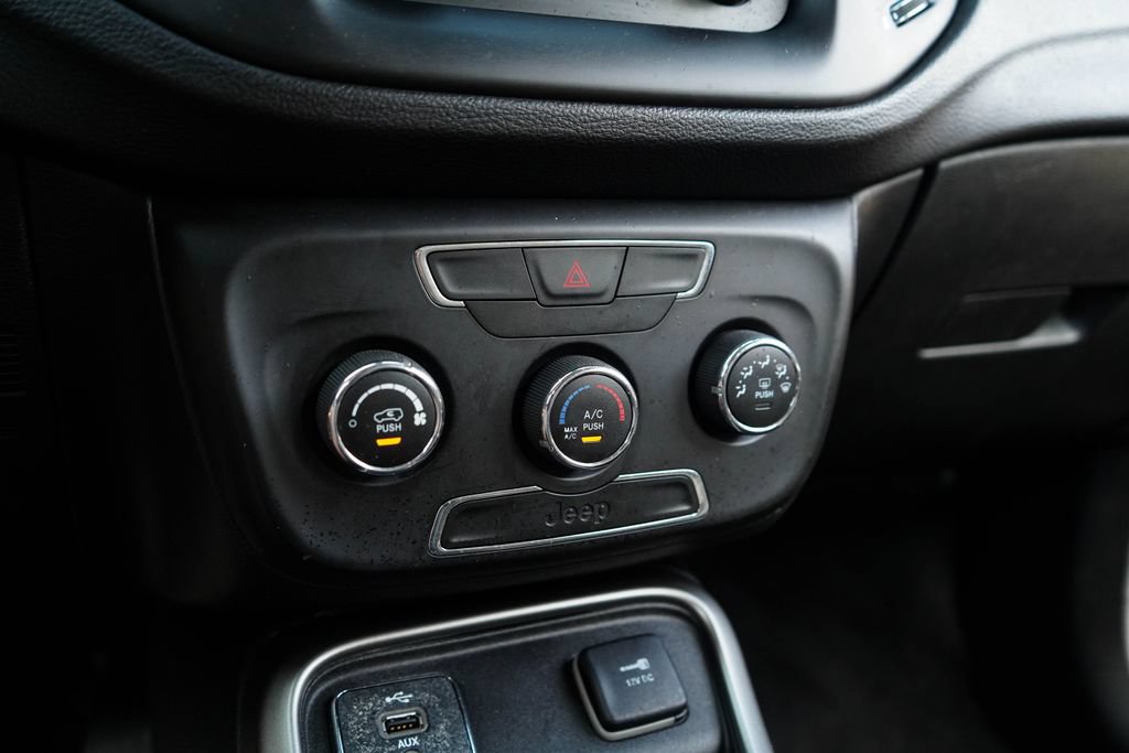Used 2018 Jeep Compass Sport FWD image 25