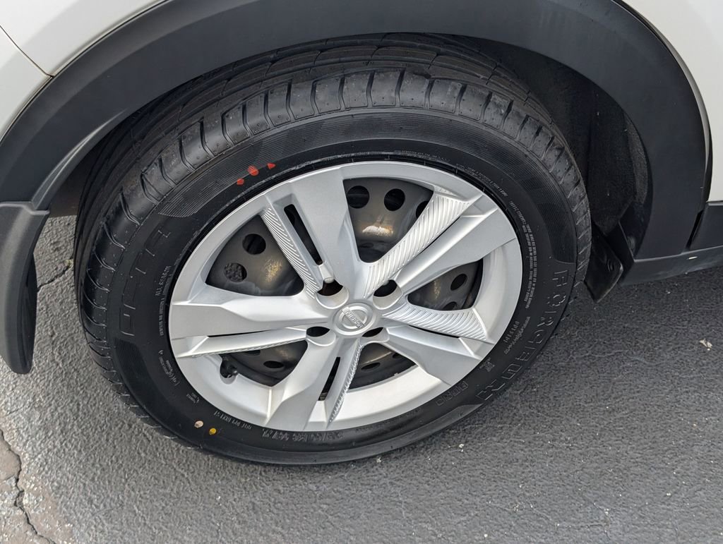 Used 2021 Nissan Kicks S image 25