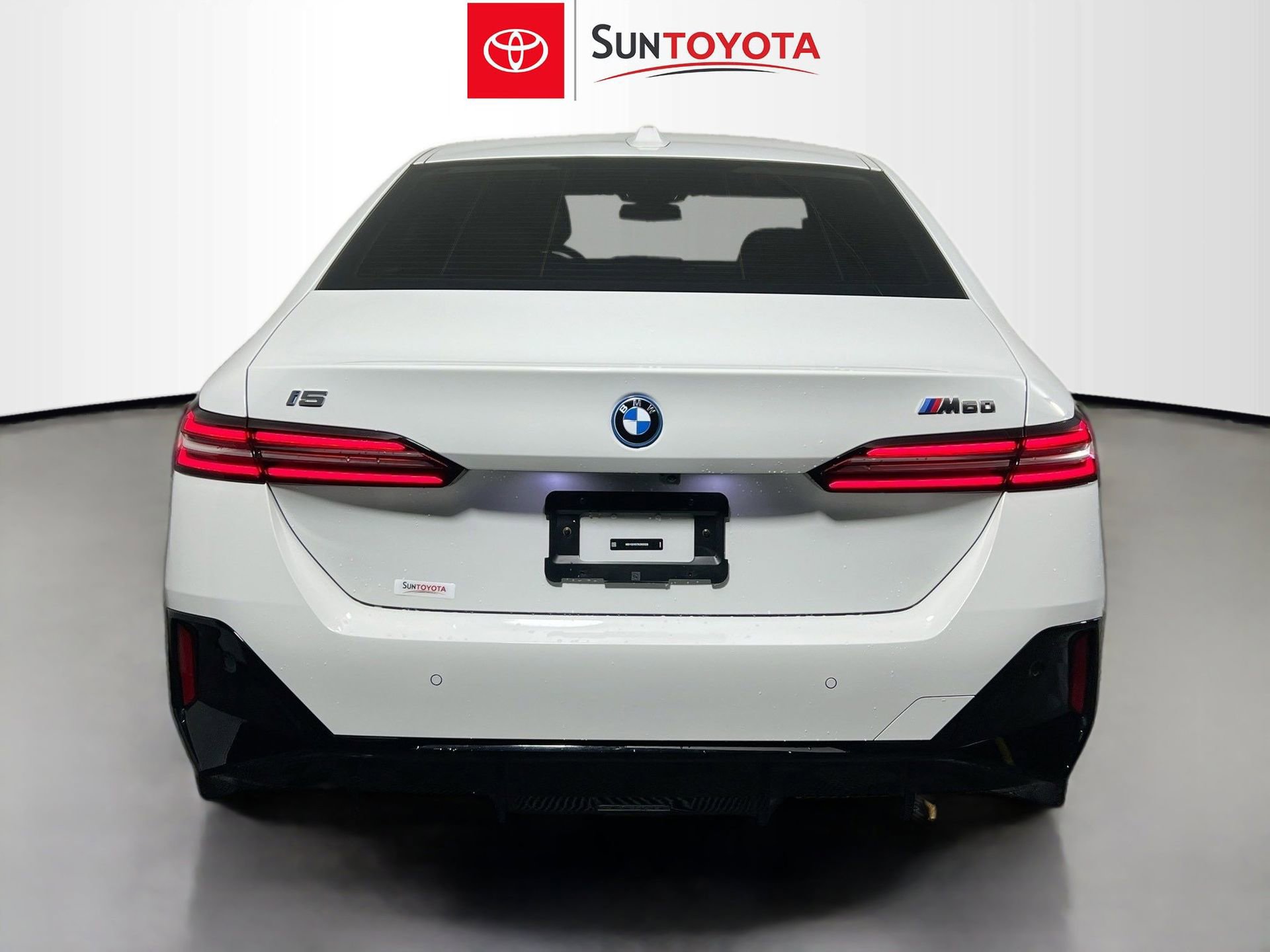 Certified 2024 BMW i5 M60 w/ Premium Package image 5