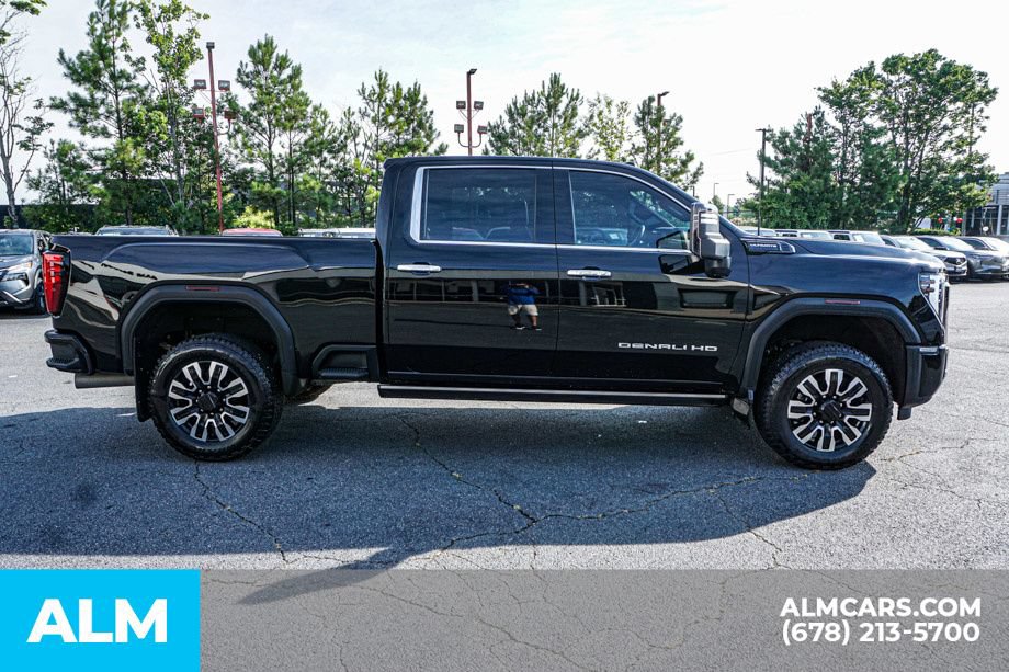 Used 2024 GMC Sierra 3500 Denali Ultimate AWD/4WD image 8