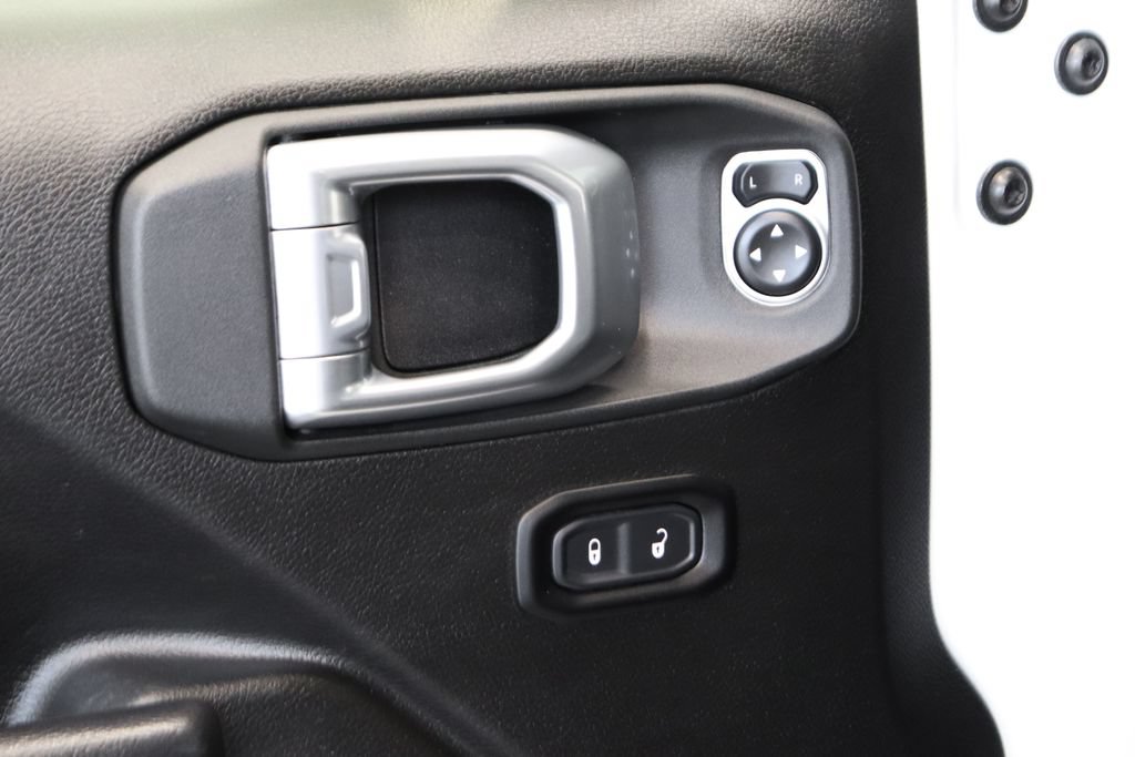 Used 2025 Jeep Gladiator Sport AWD/4WD image 17