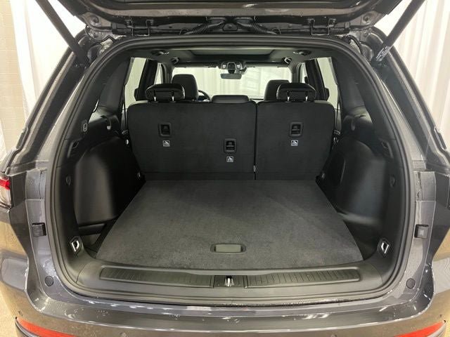 New 2026 Jeep Grand Cherokee Limited w/ Limited Altitude Package AWD/4WD image 11