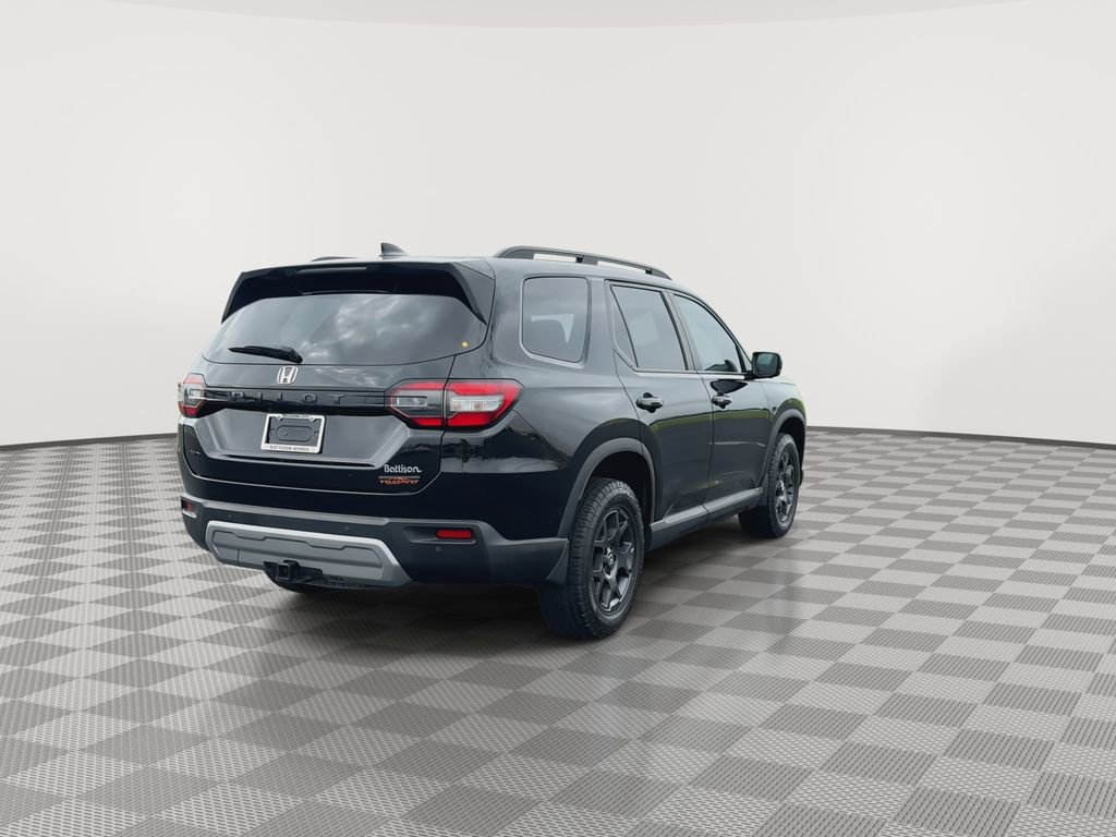 Used 2024 Honda Pilot TrailSport image 8