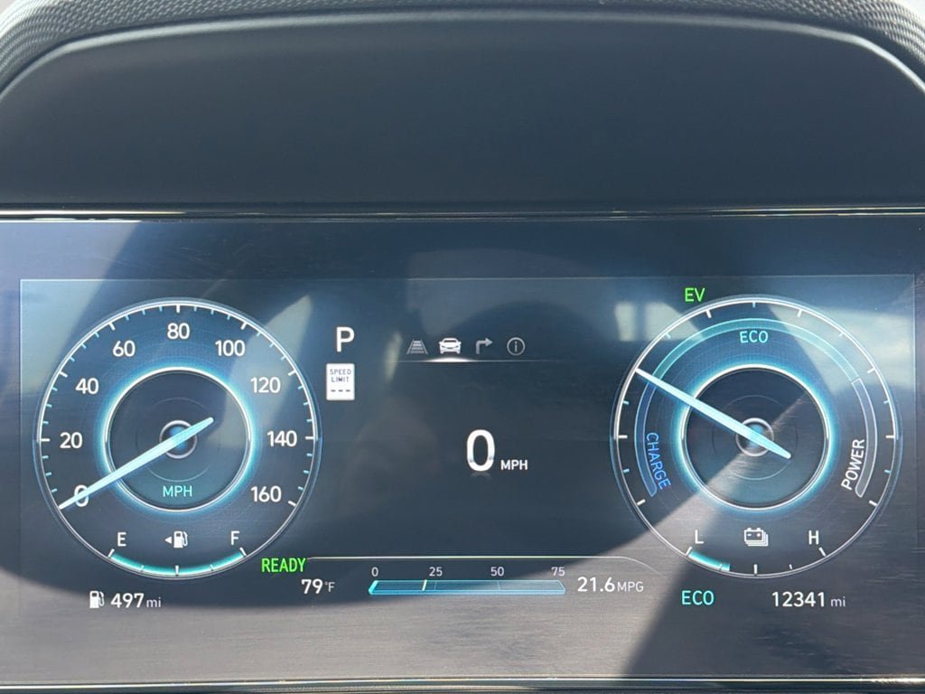 Certified 2025 Hyundai Elantra SEL FWD image 21
