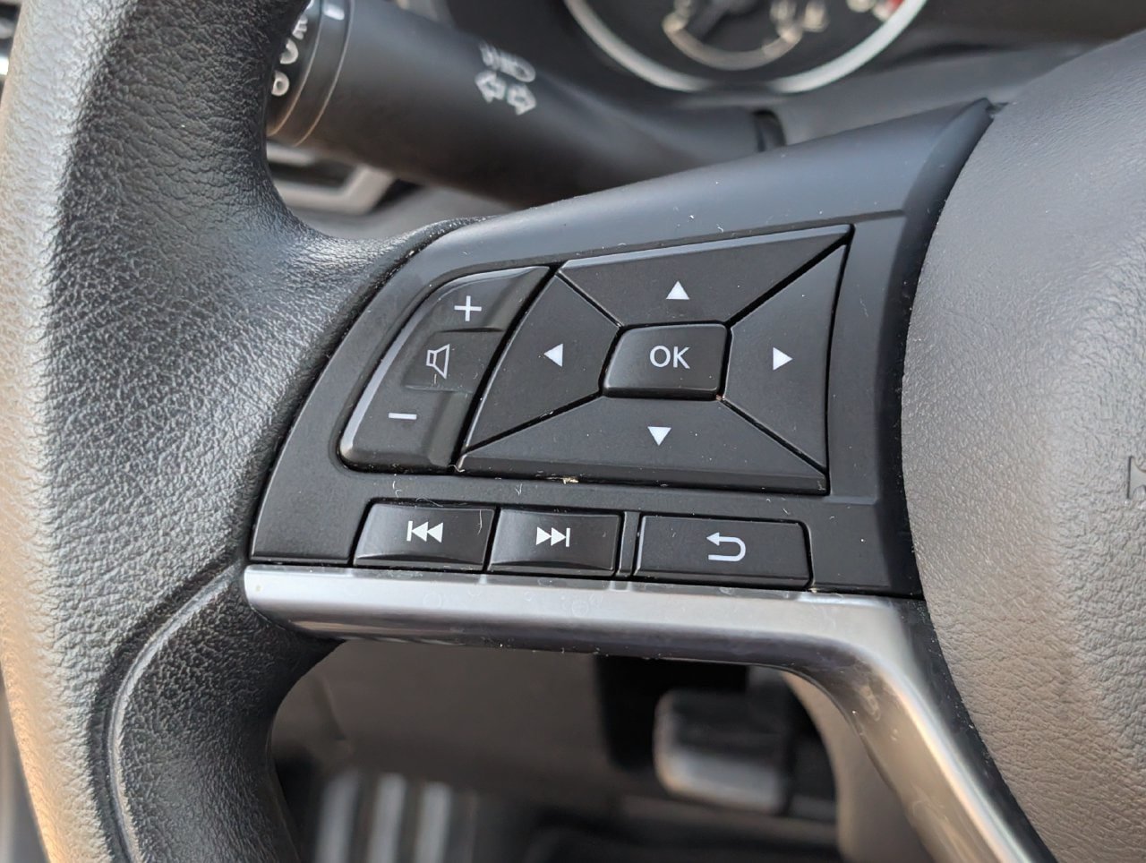 Used 2025 Nissan Altima 2.5 SV AWD/4WD image 22
