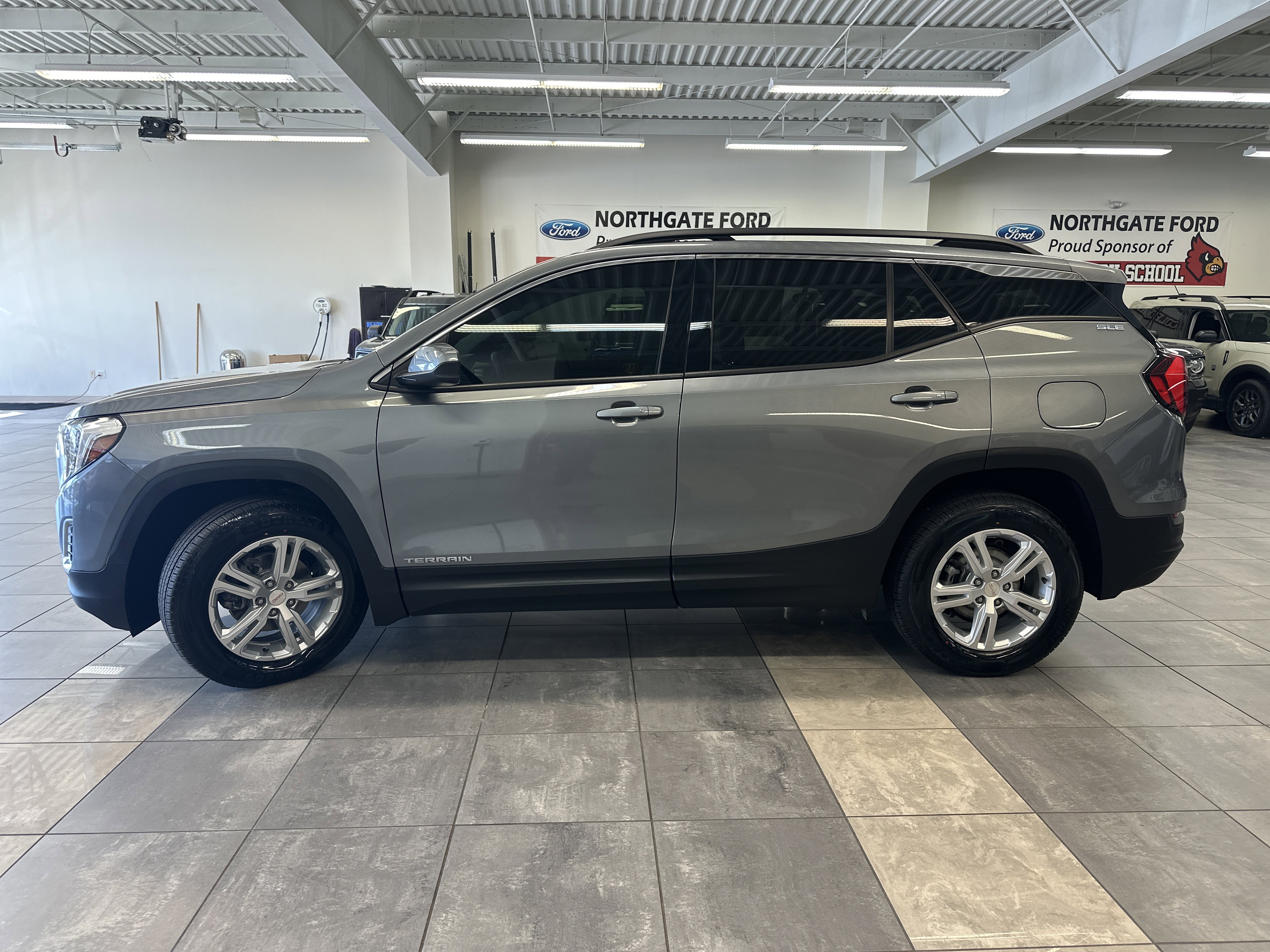 Used 2019 GMC Terrain SLE w/ Driver Convenience Package image 16