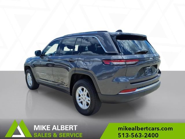 Used 2023 Jeep Grand Cherokee Laredo AWD/4WD image 5