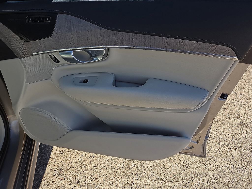 Used 2022 Volvo XC90 T6 Inscription w/ Advanced Package image 15