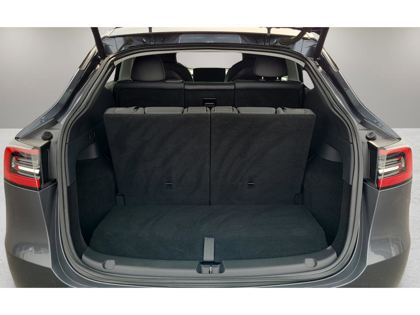 Used 2021 Tesla Model Y Long Range image 22