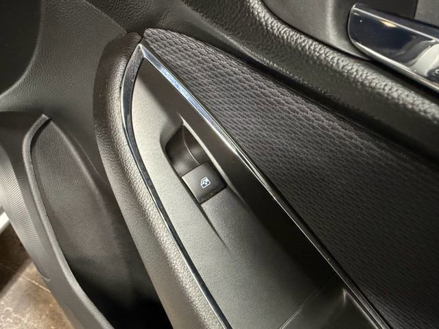 Used 2018 Chevrolet Cruze LT image 21