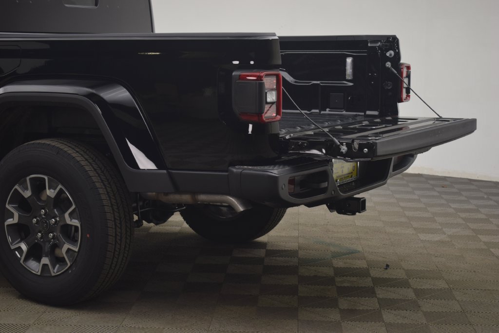 New 2026 Jeep Gladiator Sport AWD/4WD image 16