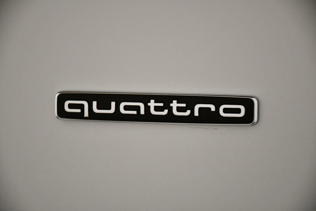 Certified 2025 Audi Q5 2.0T Premium Plus w/ Premium Plus image 10