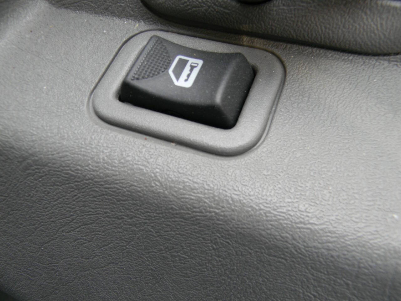 Used 2022 GMC Savana 3500 w/ Power Convenience Package RWD image 7