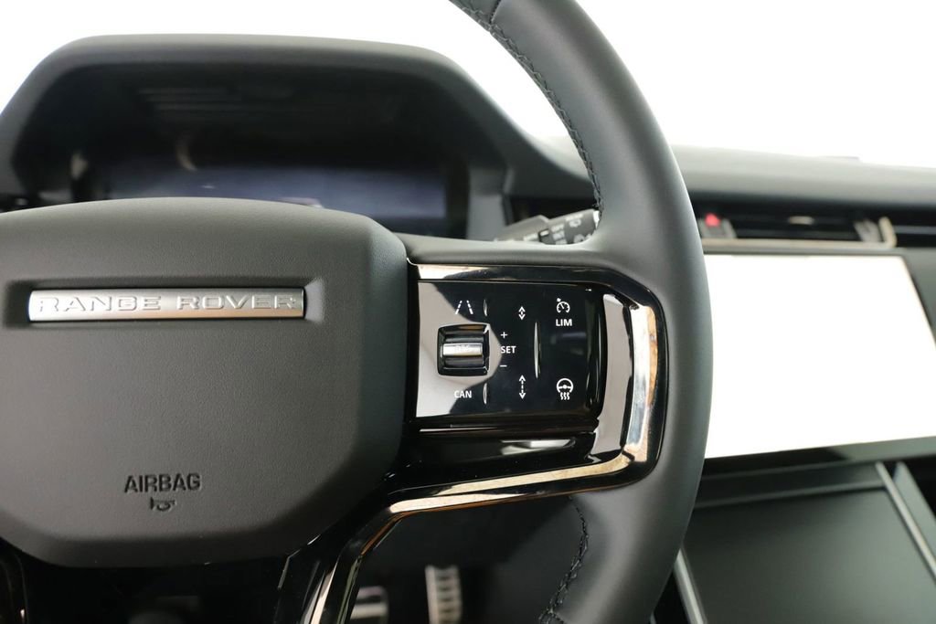 Used 2024 Land Rover Range Rover Evoque Dynamic SE image 9