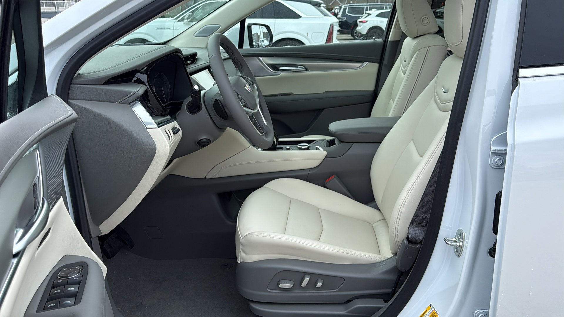 New 2026 Cadillac XT5 Premium Luxury w/ LPO, Floor Liner Package image 8