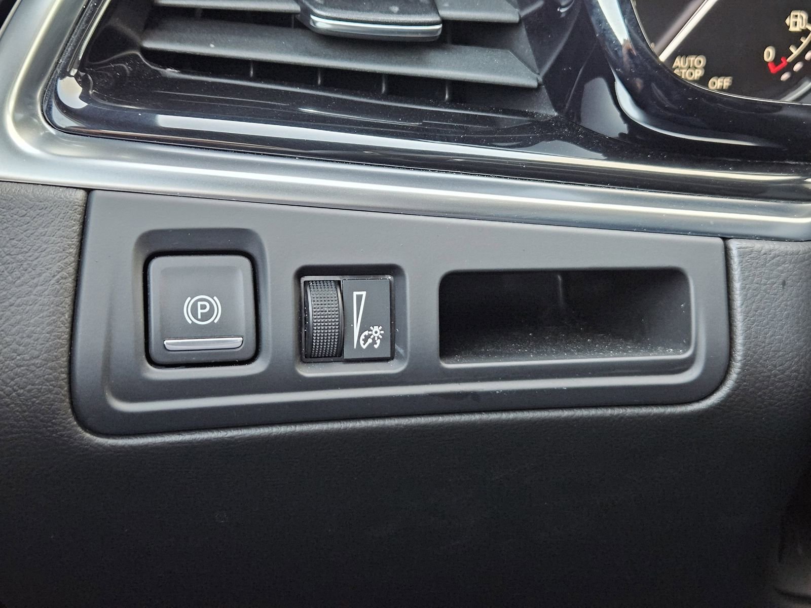 Certified 2025 Cadillac XT6 Premium Luxury image 23