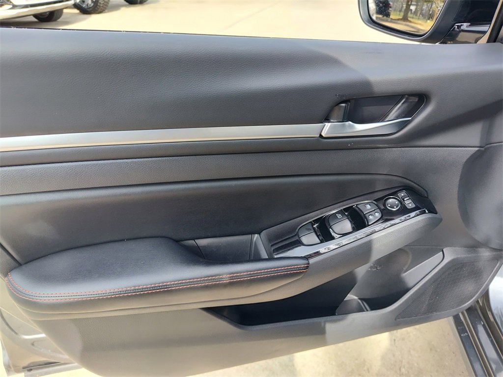 Used 2024 Nissan Altima 2.5 SR image 20