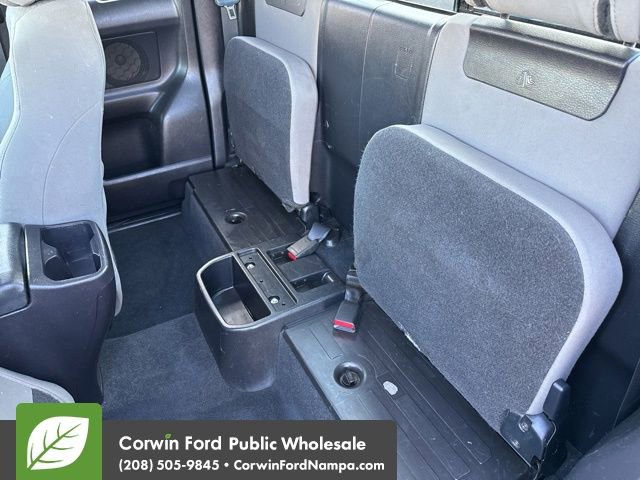 Used 2016 Toyota Tacoma SR5 image 31