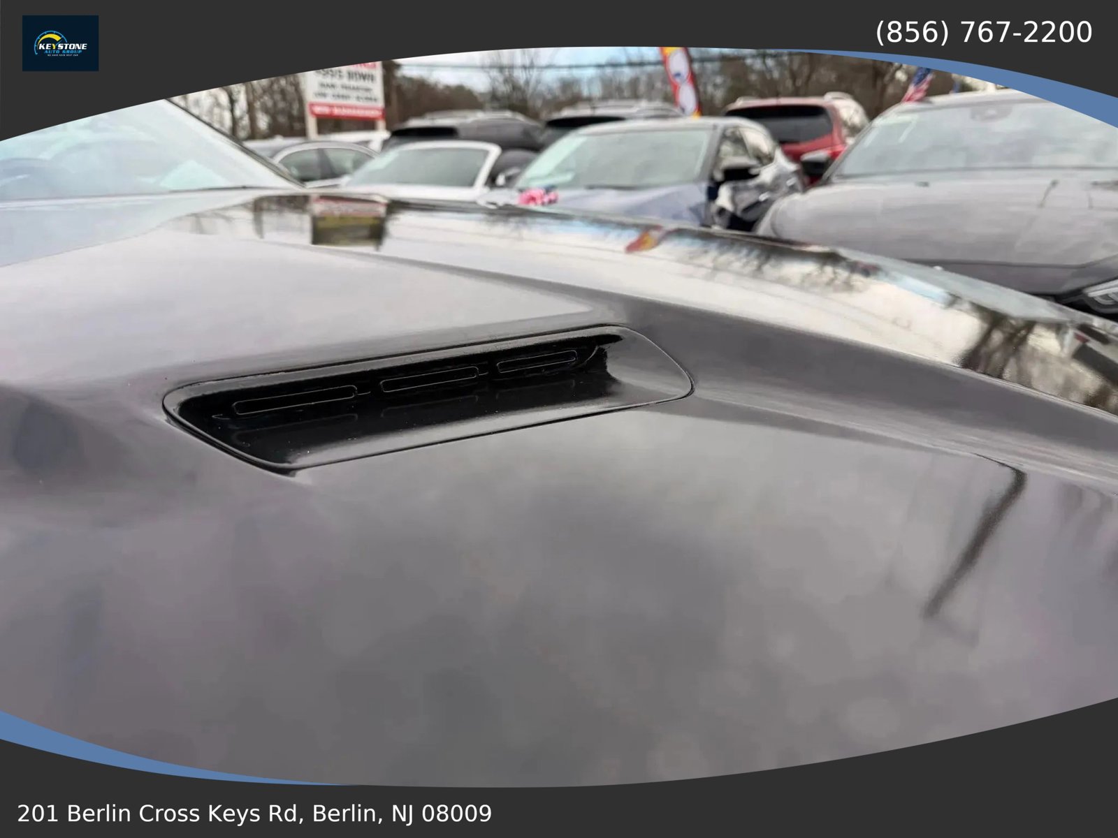 Used 2015 Dodge Challenger SXT RWD image 10