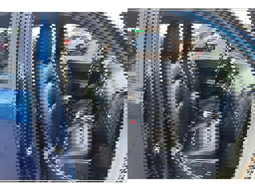 Used 2019 Chevrolet Colorado LT w/ Colorado RST Special Edition image 7