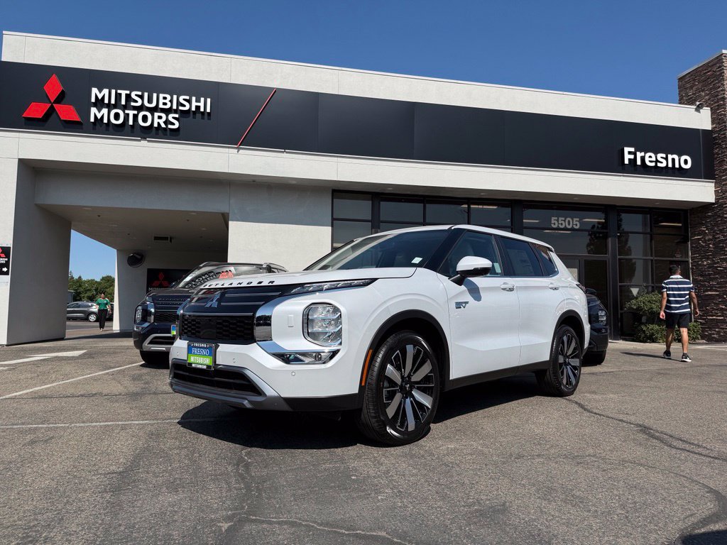 New 2026 Mitsubishi Outlander SE AWD/4WD image 2