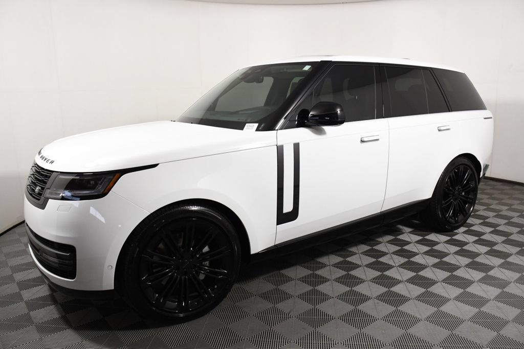 Used 2026 Land Rover Range Rover SE AWD/4WD image 2