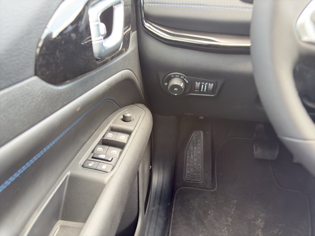 New 2026 Jeep Compass Latitude AWD/4WD image 20