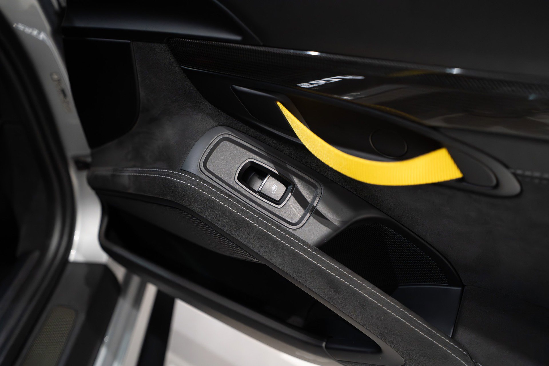 Used 2018 Porsche 911 GT2 RS image 28